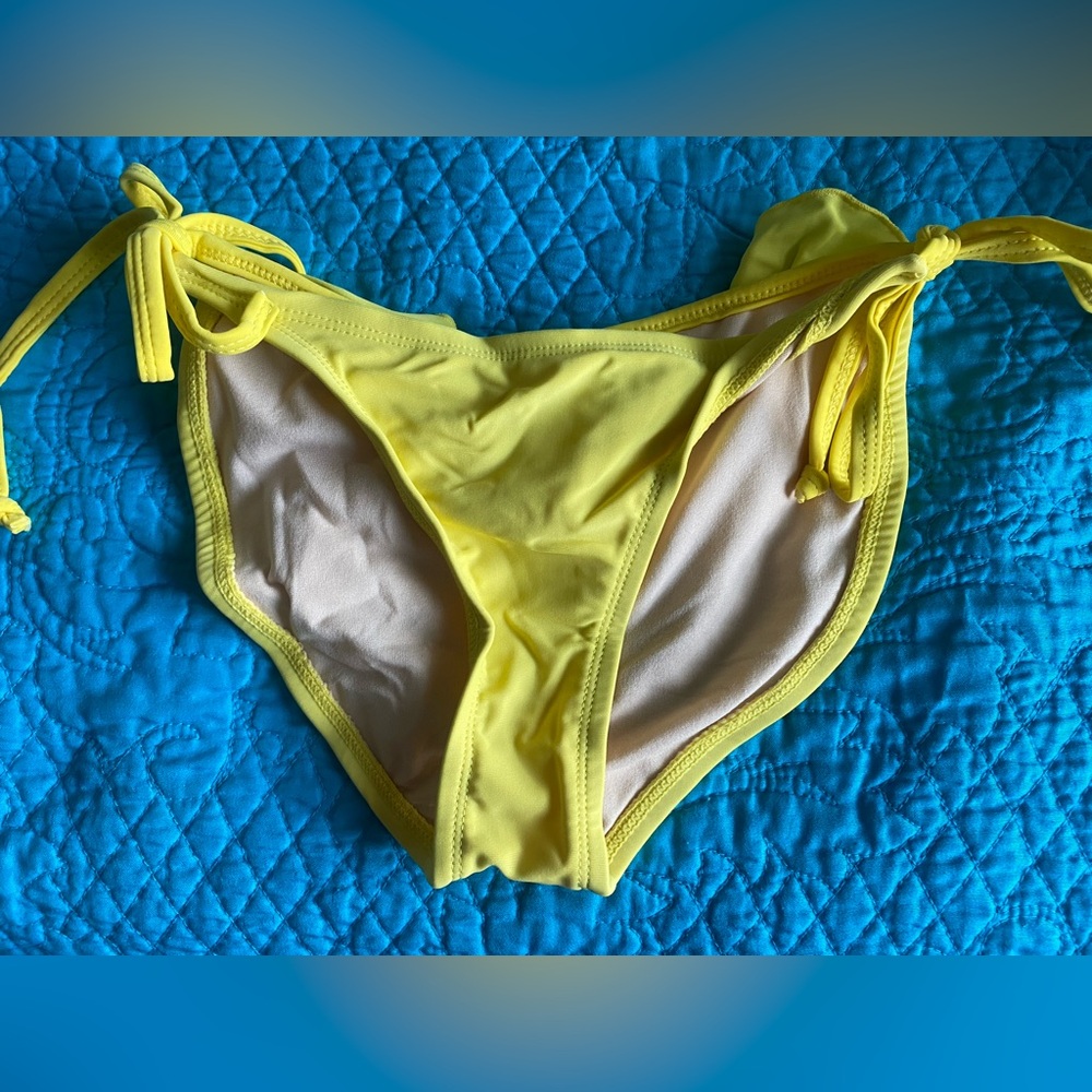Yellow Ruffle Bikini - Picture 2 of 7